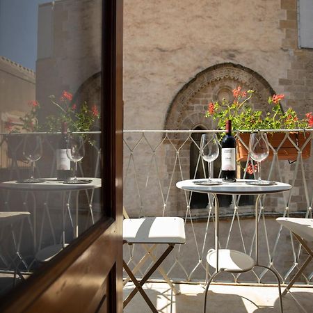 Familyholidays La Finestra Di Fronte Чефалу Екстериор снимка