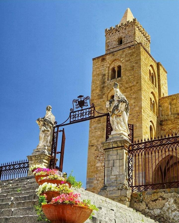 Familyholidays La Finestra Di Fronte Чефалу Екстериор снимка