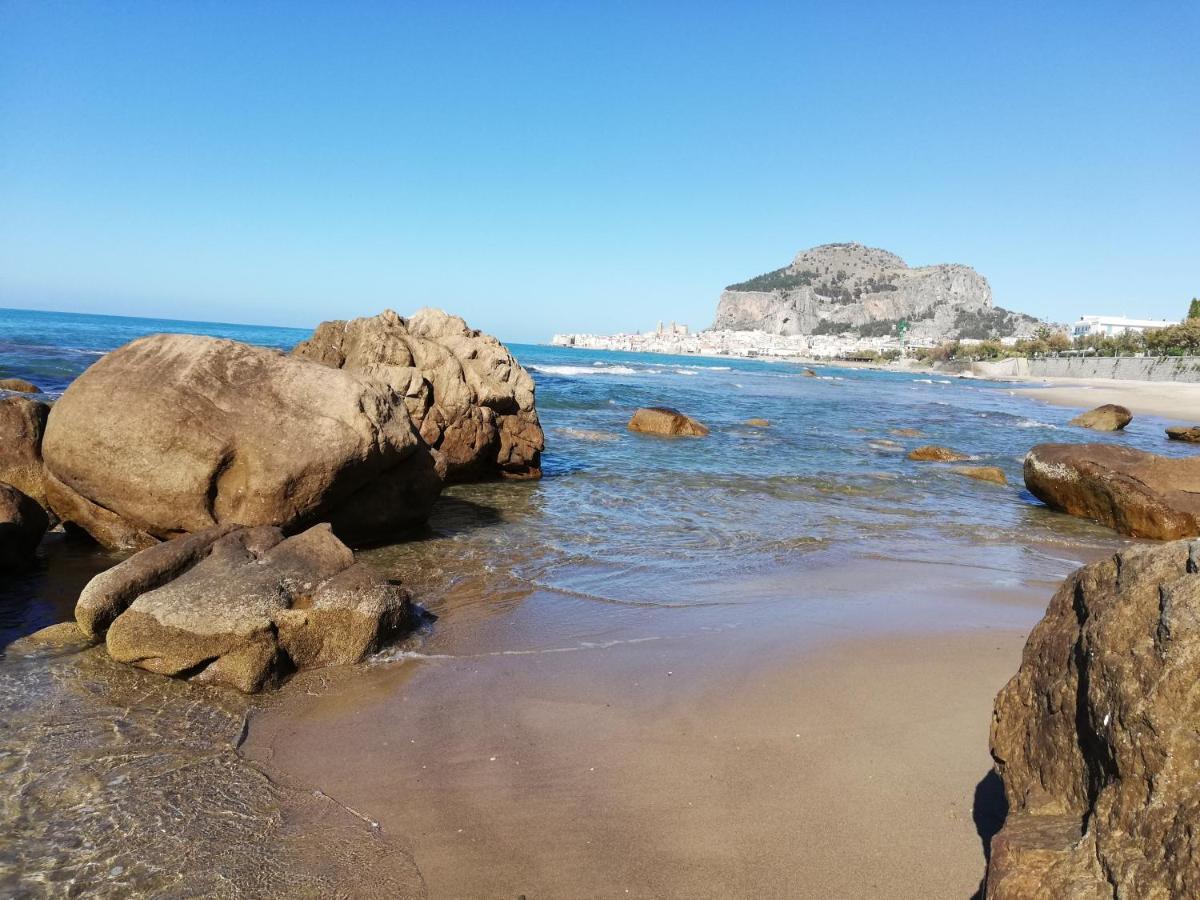 Familyholidays La Finestra Di Fronte Чефалу Екстериор снимка
