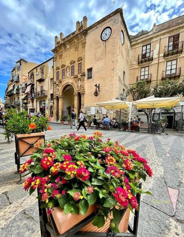 Familyholidays La Finestra Di Fronte Чефалу Екстериор снимка