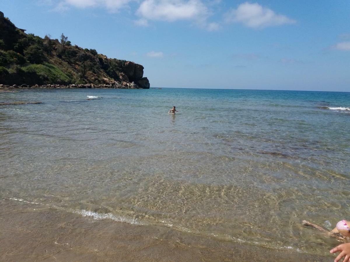 Familyholidays La Finestra Di Fronte Чефалу Екстериор снимка